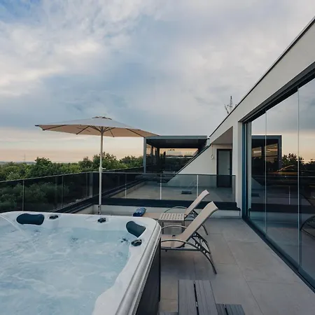 Luxury Olearis *