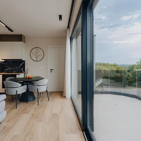 Luxury Olearis Apartamento *